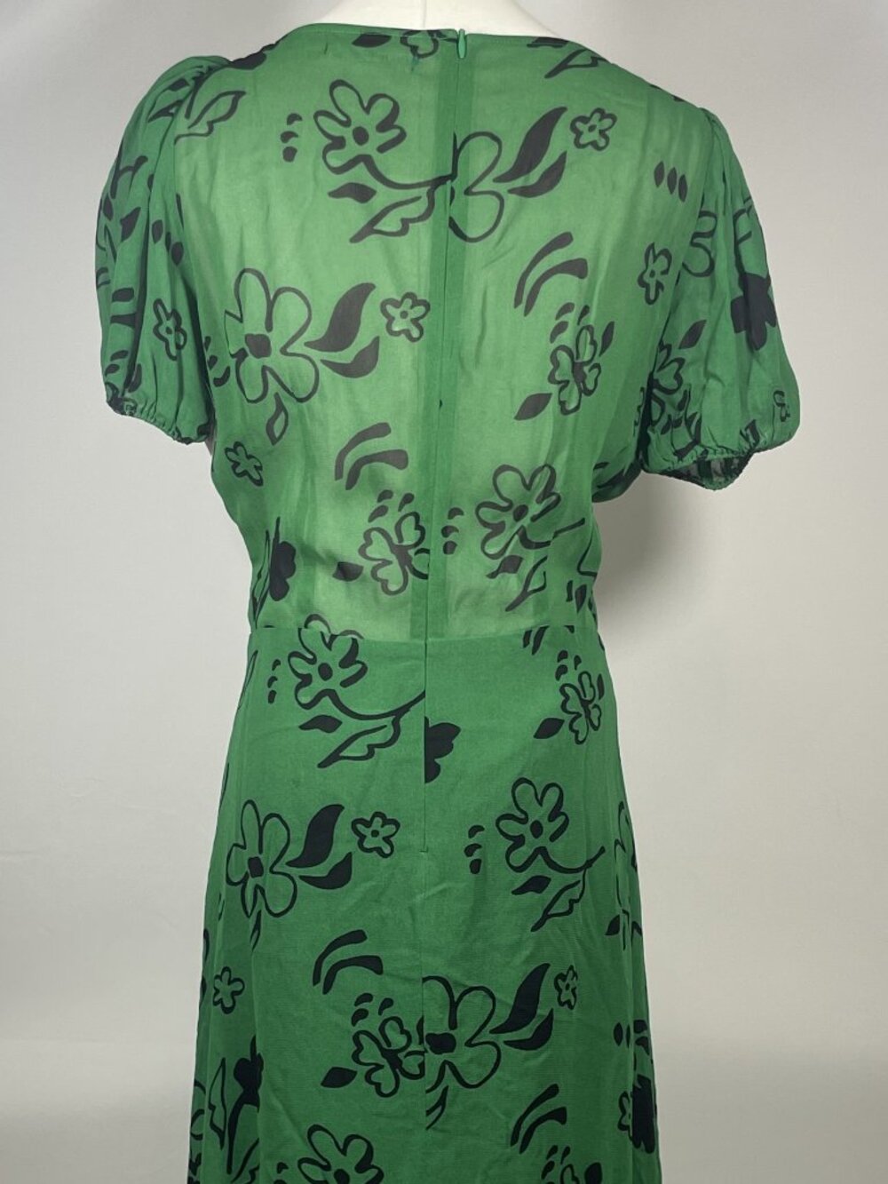 ✨ Reformation "Kacey" Green and Black Floral Puff-Sleeve Bias Midi Dress Size 6✨ - Picture 4 of 6